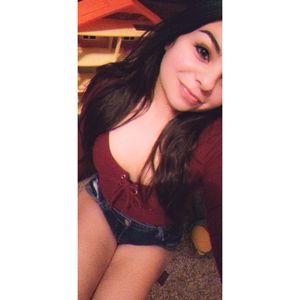 Meet your Posher, Emilee